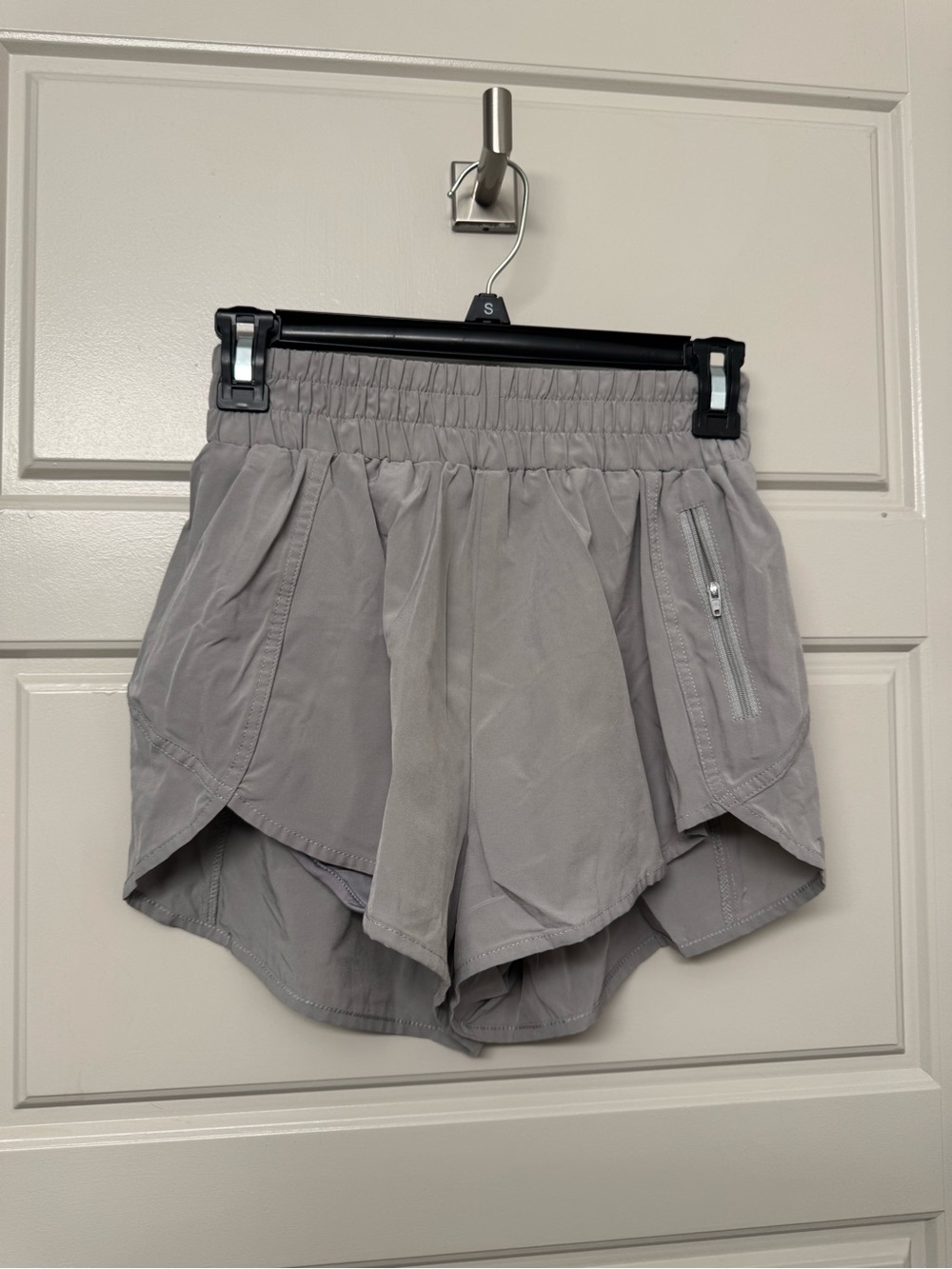 Light Gray Women's Athletic Shorts - Comfortable High-Waist Active Shorts
